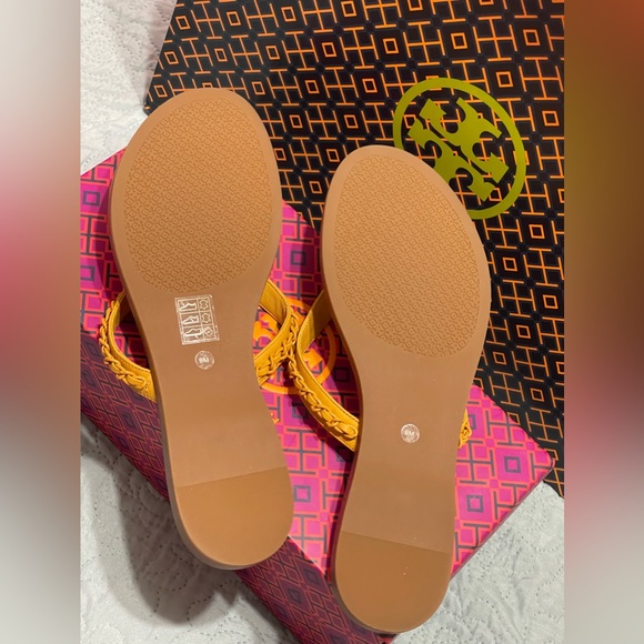 Tory Burch EVERLY Chain thong/ Paris sandal - Picture 4 of 6